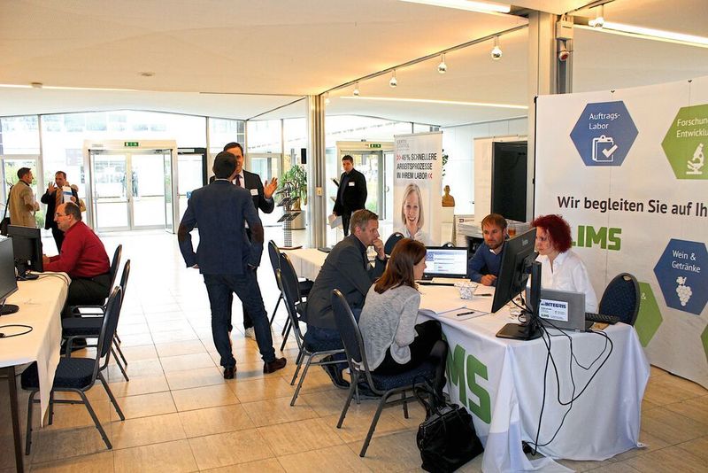 Insgesamt waren 23 Unternehmen vertreten, die ihre Softwarelösungen fürs Labor präsentierten. (LABORPRAXIS)