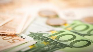 Viele Angestellte wünschen sich mehr Transparenz in Bezug auf die Gehaltsstrukturen des Unternehmens. (Bild: Marco Scisetti - stock.adobe.com)