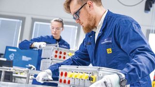 Ein Blick in die Batteriefertigung von Valmet im finnischen Salo. (Bild: Roni Lehti)