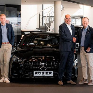 Arbeiten künftig zusammen: Paul Rosier (COO/Direktor Organisation, Rosier-Gruppe), Moritz Arndt (Geschäftsführer Arndt Automobile), Heinrich Rosier (Geschäftsführender Gesellschafter, Rosier-Gruppe), Matthias Arndt (Geschäftsführender Gesellschafter Arndt Automobile) und Reinhard Weber (Direktor Vertrieb, Rosier-Gruppe). (Bild: Arndt)