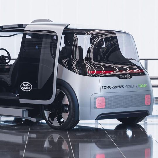 Jaguar Land Rover geht mit dem Projekt Vector ungewöhnliche Wege: Das elektrische Shuttle soll bereits 2022 eingesetzt werden.(Bild:  Jaguar Land Rover)