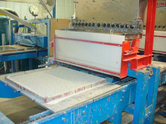 Bestreuer für Bodenplatten(Bild:  Sinex)