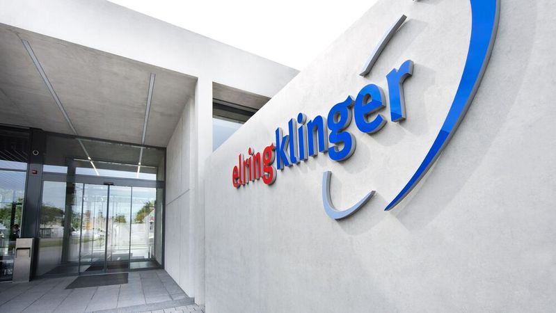 Elring Klinger erweitert seinen E-Mobility-Standort Neuffen. Im Bild die Unternehmenszentrale in Dettingen/Erms.(Bild:  Elring Klinger AG)