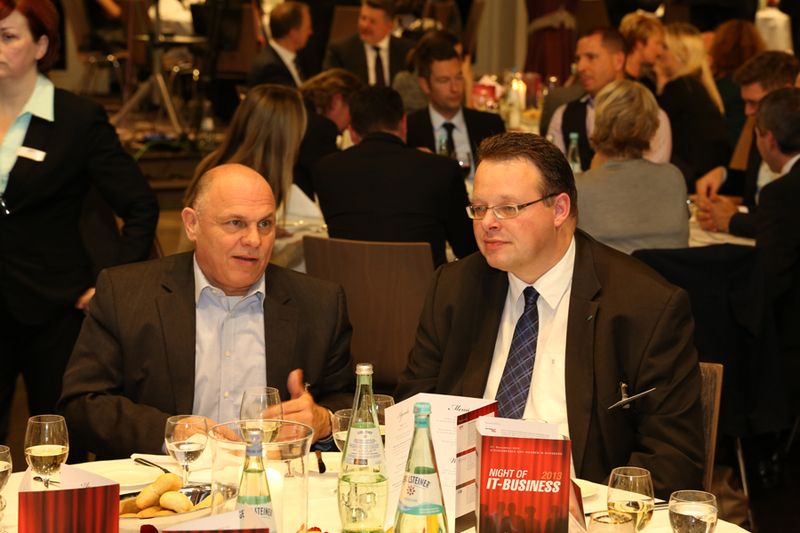 Sponsoren des Abends: Frank Kalisch (l.) und Fabian Maiwald, Samsung (IT-BUSINESS)