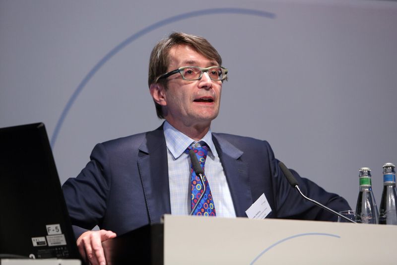 Thomas Helbling, IWF, ist besorgt über den zögerlichen Aufschwung in den Industrienationen. (Bild: Europa Forum Luzern)