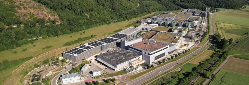Der Standortausbau bei Zeiss in Oberkochen schafft rund 25.000 Quadratmeter zusätzliche Fläche für Produktion und produktionsnahe Bereiche.(Bild:  Zeiss)