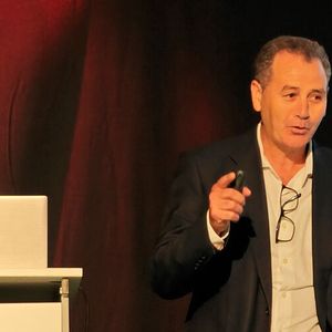 Nabil Ouerani, directeur adjoint de la HE-Arc Ingénierie et co-organisateur.(Source :  Pierre-Yves Kohler)