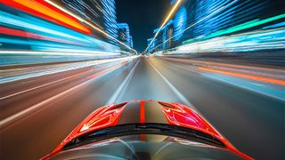 Nicht der einzige, aber ein entscheidender Vorteil von Flash-Speichern: hohe Geschwindigkeit bei der Datenübertragung. (Bild: © pozdeevvs - stock.adobe.com)