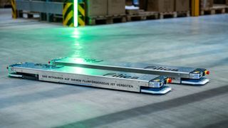Die Filics Unit besteht aus zwei physisch getrennten Roboterkufen und ist auf die Automatisierung des bodengebundenen Palettentransports spezialisiert.  (Bild: Filics)