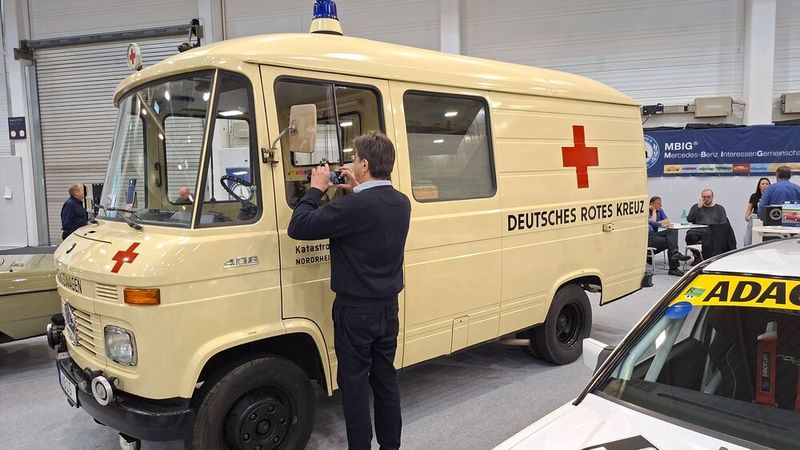 Auch automobiles Kulturgut. Da zückt man schon mal das Smartphone. (Bild: Dominsky – VCG)