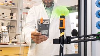 Abb. 1: Moderne Geräte kommunizieren mit einem „smarten“ Sensor, bei dem die analogen Messwerte bereits im Sensor digitalisiert werden. Die Datenübertragung kann kabelgebunden oder kabellos erfolgen. (Bild: Xylem Analytics Germany)