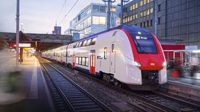 Im November 2025 gab die SBB bekannt, dass sie den Auftrag zur Lieferung von 116 Doppel­stockzügen an Siemens vergeben hat. Die Züge werden ab 2031 im Zürcher S-Bahn-Netz sowie in der Westschweiz eingesetzt. Der Vertrag beinhaltet zudem eine Option auf die Lieferung von 84 weiteren Doppelstockzügen. (Bild: Siemens (Bahnhof Winterthur, Designstudie))