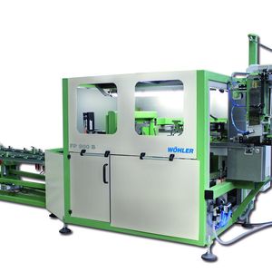 Eine typische Wöhler-Maschine zur Produktion von 40 Flachpinseln pro Minute.