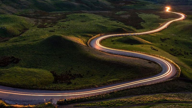 Die Digitalisierung als Motor kann Hürden überwinden und den Weg zu ganzheitlicher Nachhaltigkeit ebnen.(Bild:  Danoz - adobe.stock.com)