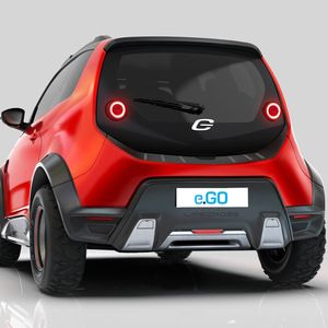 Der E-Go Cross hat den typischen Zierrat eines SUV und bekommt auch einen stärkeren Motor als das Basismodell.(Bild:  E-Go Mobile)