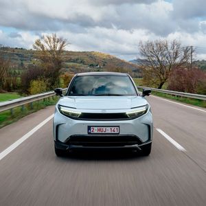 Die Front ist eine Ableitung des aktuellen Hammerhead-Stils.(Bild:  Toyota)