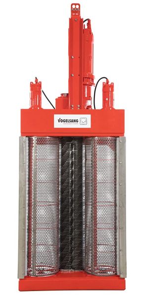 Darüber hinaus präsentiert Vogelsang seine große Produktpalette an leistungsstarken Zerkleinerungstechniken. Die Zweiwellen-Zerkleinerer XRipper XRG und XRipper XRC eignen sich insbesondere für die Nachrüstung in der Kanalisation, beispielsweise in offenen Kanälen oder Schächten.  (Bild: Vogelsang)