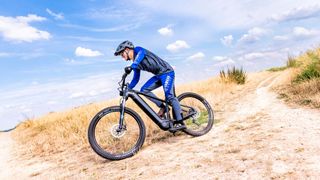 Platzsparender und leichter als der Vorgänger, dafür mehr Leistung: Yamahas neuer Pedelec-Mittelmotor.  (Bild: Yamaha)