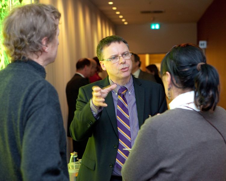 Alan Burdis von Fujitsu Microelectronics liest künftig auch die Kolumne von Sanjay Sauldie Strategisches Internetnarketing im B2B in der ELEKTRONIKPRAXIS  (Archiv: Vogel Business Media)