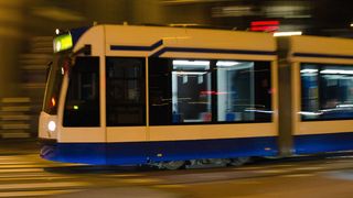 Ein Nahverkehrsanbieter bietet viel Angriffsfläche, aufgrund einer heterogenen IT-Umgebung mit einer Vielzahl an Servern, Clients, Kassensystemen und unterschiedlicher Patch-Stände. (Pixabay)