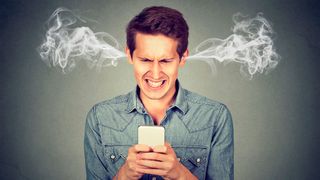 Über den eigenen Telefon- oder Internetvertrag hat sich sicher schon jeder Verbraucher einmal geärgert. Das neue Telekommunikationsgesetz spricht Verbrauchern nun mehr Rechte zu. (Bild: pathdoc - stock.adobe.com)