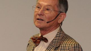 „Es besteht ein dringender Forschungsbedarf bezüglich der Modellierung des Ermüdungsverhaltens“, so Prof. Ralf Cuntze, Leiter der Arbeitsgruppe Engineering bei der Carbon Composites e.V. (CCeV), Augsburg. (Bild: Kraus)