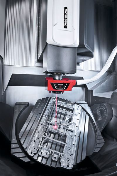 Die Möglichkeit des direkten Fünf-Achs-Lasertexturierens von Formwerkzeugen auf der Lasertec 125 Shape ersetzt das sehr aufwendige und nicht gerade umweltschonende Ätzen. (Bild: DMG Mori)