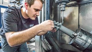 Formgebung für konturnahe Sonderformrohlinge. (Extramet)