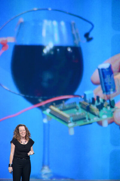 Die Wein-Demo war Teil der Keynote von Genevieve Bell, die als eine der wichtigsten Frauen in der Technologiebranche gilt. (Intel)