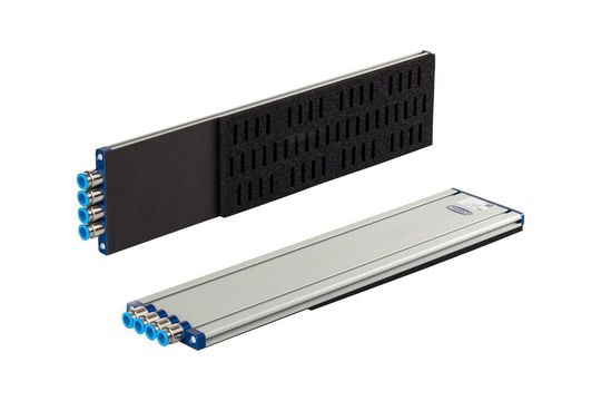 Der superflache Flächengreifer FEL von Schmalz ist mit einer leicht auswechselbaren Dichtschaumeinheit ausgerüstet, die empfindliche Oberflächen schont.(Bild:  J. Schmalz)