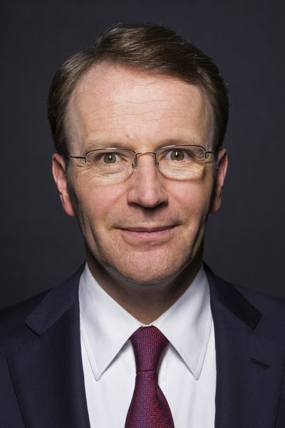 „Wir haben das bislang stärkste Auftaktquartal erreicht, auch ohne Berücksichtigung günstiger Wechselkurseffekte. Wir erwarten, dass sich die positive Geschäftsentwicklung in den kommenden Quartalen fortsetzt und erhöhen daher den Konzernergebnisausblick für das Gesamtjahr“, erklärt Dr. Ulf Mark Schneider, Vorstandsvorsitzender von Fresenius. (Bild: Fresenius)