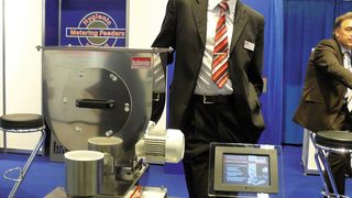 Michael Weller, Verkaufsleiter von Brabender, freut sich über die rege Nachfrage – vor allem Dosierer für Kleinstmengen sind gefragt. (Bild: PROCESS)