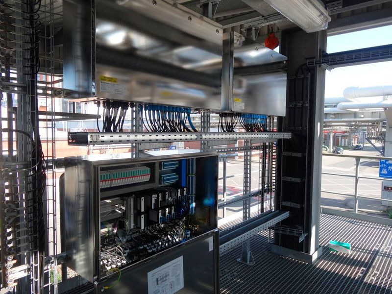 Verladestation: Vier Stationen sind zu einer Insellösung zusammengefasst, um somit diesen Anlagenteil abzudecken. (Pepperl+Fuchs)