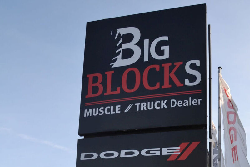 … betreiben seit September 2018 in Petersberg bei Fulda unter dem Namen „Big Blocks – Muscle & Truck Dealer“ einen Dodge-Ram-Standort, der ihnen vom Start weg sichtlich Freude bereitet. (Michel / »kfz-betrieb«)