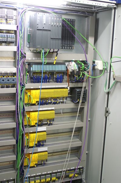 Bei ARN sorgt das Automatisierungssystem PSS 4000 von Pilz für einen sicheren Betrieb. (Bild: Pilz)