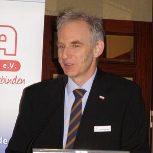 Dr. Thomas Simmons, Geschäftsführer AMA-Fachverband für Sensorik: „Die Sensorik und Messtechnik ist und bleibt eine stabile Branche auch im wirtschaftlich Auf und Ab der Märkte.“