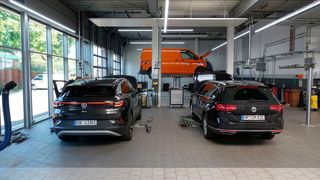 Zer Zweiklang aus klassischen Verbrennermodellen und Elektroautos wird das Werkstattgeschäft bei VW noch lange bestimmen. Ein wichtiges Wachstumssegment ist die Flottenbetreuung. (Bild: Rosenow – VCG)