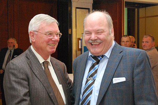 Haben Spaß: Gerhard Schmid, Ehrenpräsident des LV NRW, und Albert Vetterl, Vorstand des bayerischen Landesverbandes. (Archiv: Vogel Business Media)