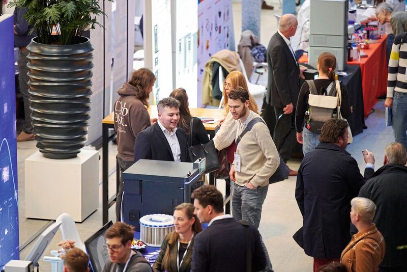 Both exhibitors and visitors draw an overall positive conclusion from the first LAB-SUPPLY Den Haag.   For more information about upcoming LAB-SUPPLY trade fairs, visit www.lab-supply.info (Bild: Eye Am Chris)
