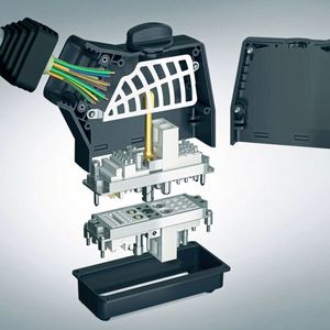 Bild 1:  Zu sehen ist die neuartige Gehäusevariante ODU-MAC RAPID, welche sich durch eine einfache Installation und flexible Anpassbarkeit auszeichnet.