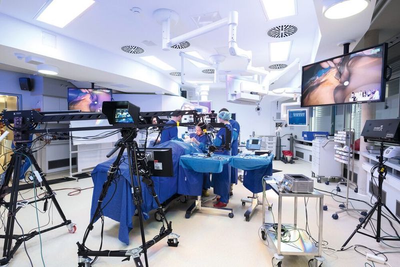 Kameras und technisches Equipment für die Live-Übertragung.  (Michael Latz / Bio-Regio Stern)