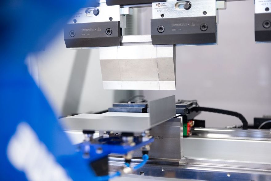 RoboCone Abkantpresse C9 mit Roboter_51.jpg (CoastOne Oy)