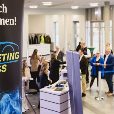 Um die 450 Besucherinnen und Besucher strömten zum Deutschen Remarketing Kongress ins Würzburger Vogel Convention Center. (Bild: Stefan Bausewein)