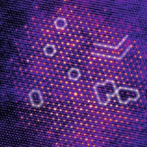 Elektronenmikroskopisches Bild einer Aluminium-Ausscheidung mit atomar-großen Diffusionskanälen