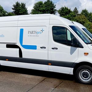 Wir beliefern Sie zuverlässig – bis zu 2x täglich, bei Bedarf auch per Express.(Bild:  Mercedes-Benz AG)