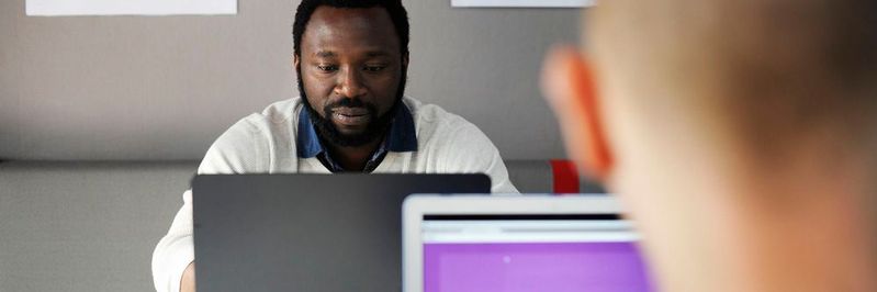 Die Top-Player der Digitalwirtschaft stellen ihre Produkte und Dienstleistungen besonders effizient und mit vergleichsweise wenig Mitarbeitern her. Das sorgt für hohe Gewinne und früher oder später für Marktdominanz. (Bild:   / CC0)