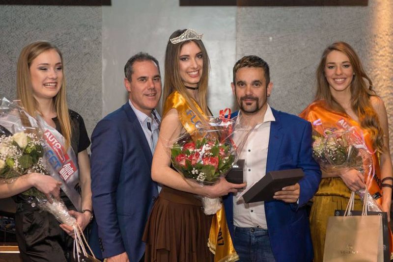 Neben dem Prestige der Wahl konnte sich Michela Russo auch über Sachpreise freuen, ... (Martin Walder / A&W Verlag)