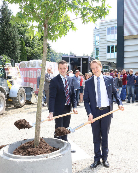 „Wer Bäume pflanzt, der wurzelt“: Geschäftsführende Gesellschafter bei Pflitsch Roland Lenzing und Mathias Stendtke. (Pflitsch)
