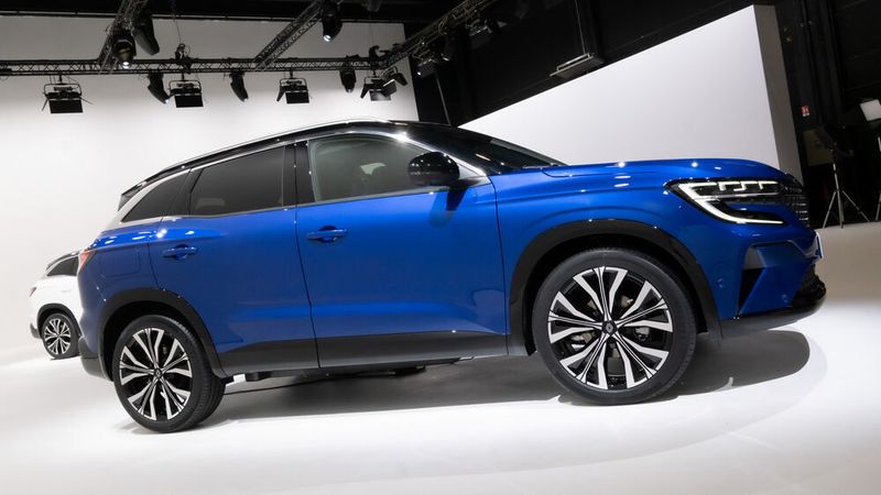 Der Renault Austral streckt sich auf eine Länge von 4,51 Metern. (Renault)