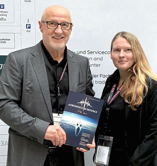 Die Köpfe hinter dem Kongress: Gerd Kielburger (Director International Business) und Maria Beyer-Fistrich (Chefredaktorin Aerospace & Defence).(Bild:  Veronika Maucher)